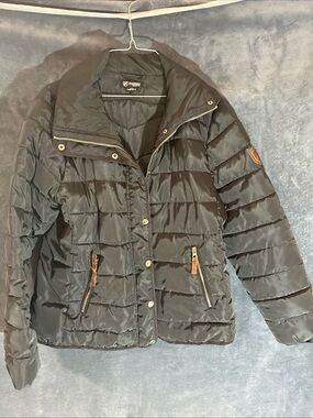 Chamonix Women's Black Quilted Puffer Jacket with Zip Pockets